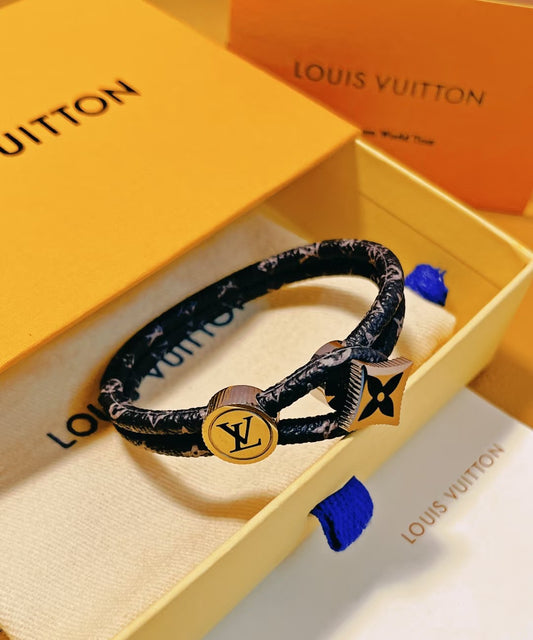 Geometric Emblem Bangle in Gold-Tone – Leather Detail – Design 008 main product view