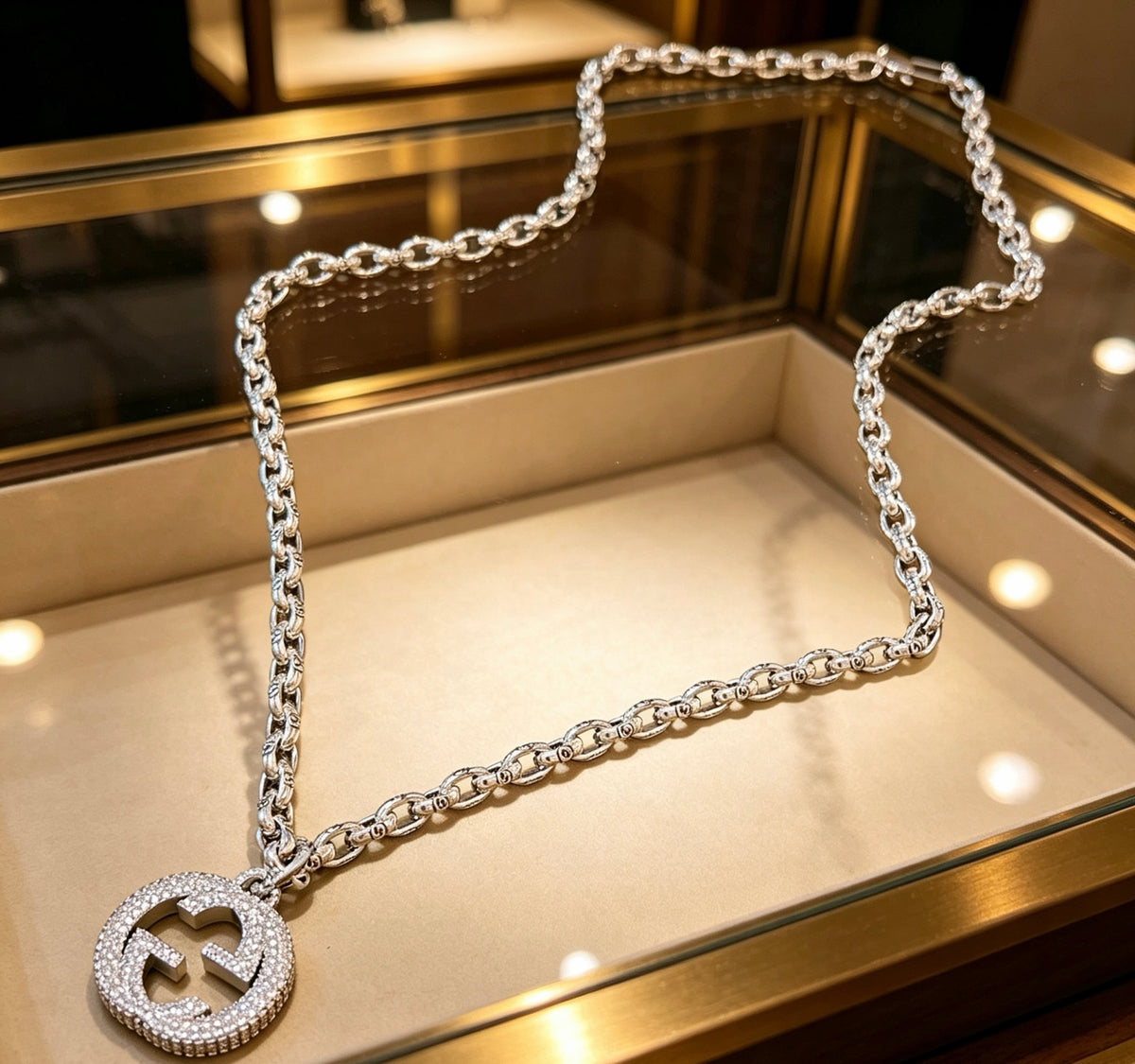 Double-G Emblem Pendant Necklace in Silver-Tone – Vintage Detail – Design 055 main product view