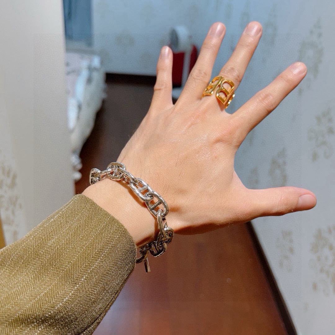 Horse Bracelet in Silver-Tone – Design 002 detail view