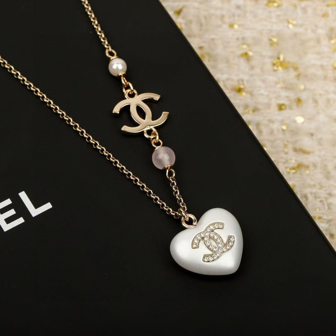 Pearl Pearl-Detail Pendant Necklace – Pearl Detail – Design 072 front product view