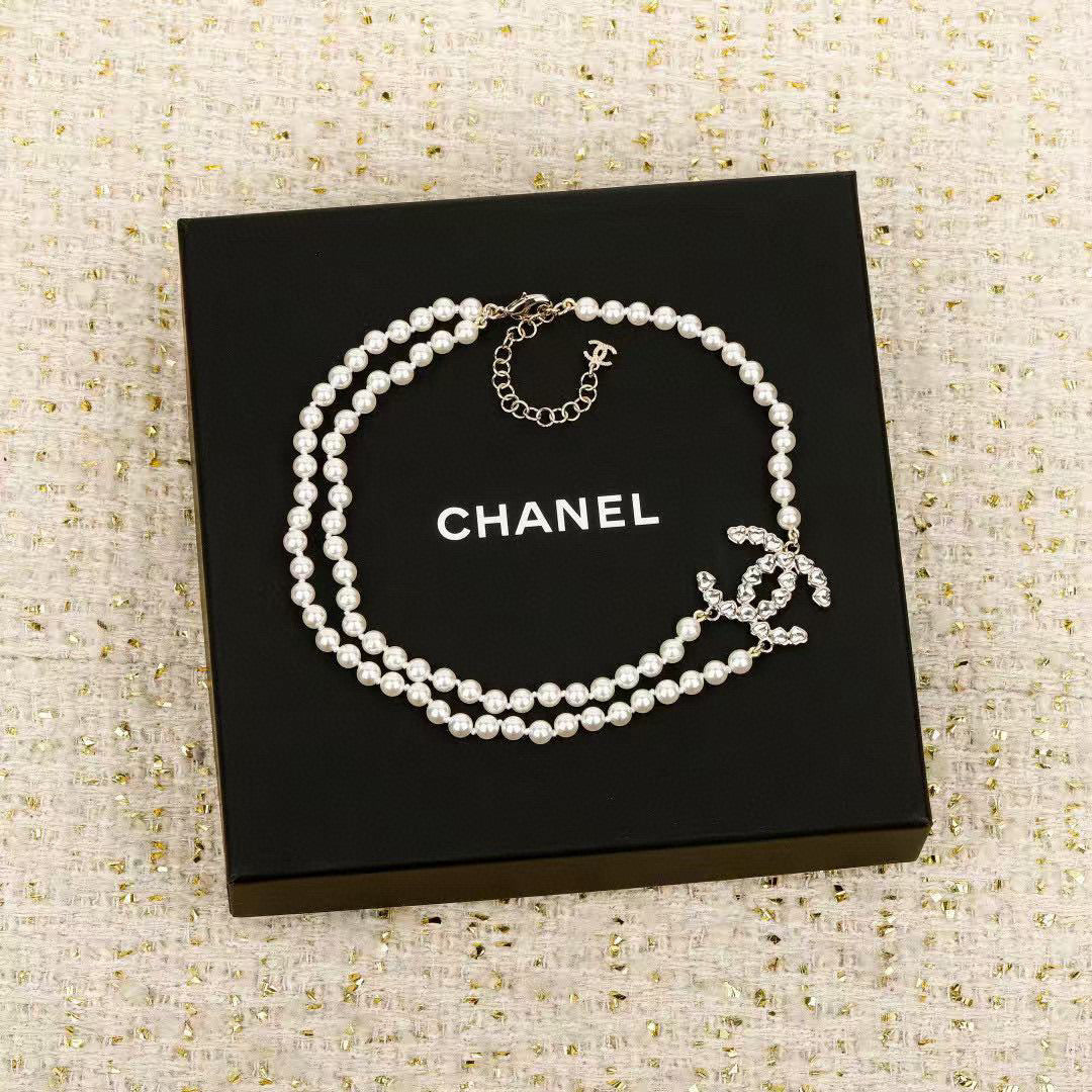Pearl Pearl-Detail Pendant Necklace – Pearl Detail – Design 064 front product view