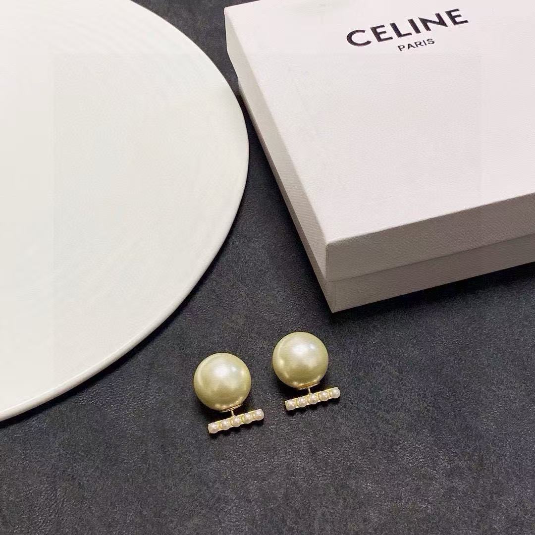 Signature Emblem Pearl-Detail Stud Earrings – Pearl Detail front view