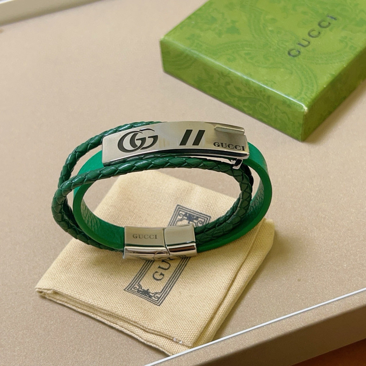 Double-G Emblem Bangle in Silver-Tone – Vintage Detail – Design 028 side detail