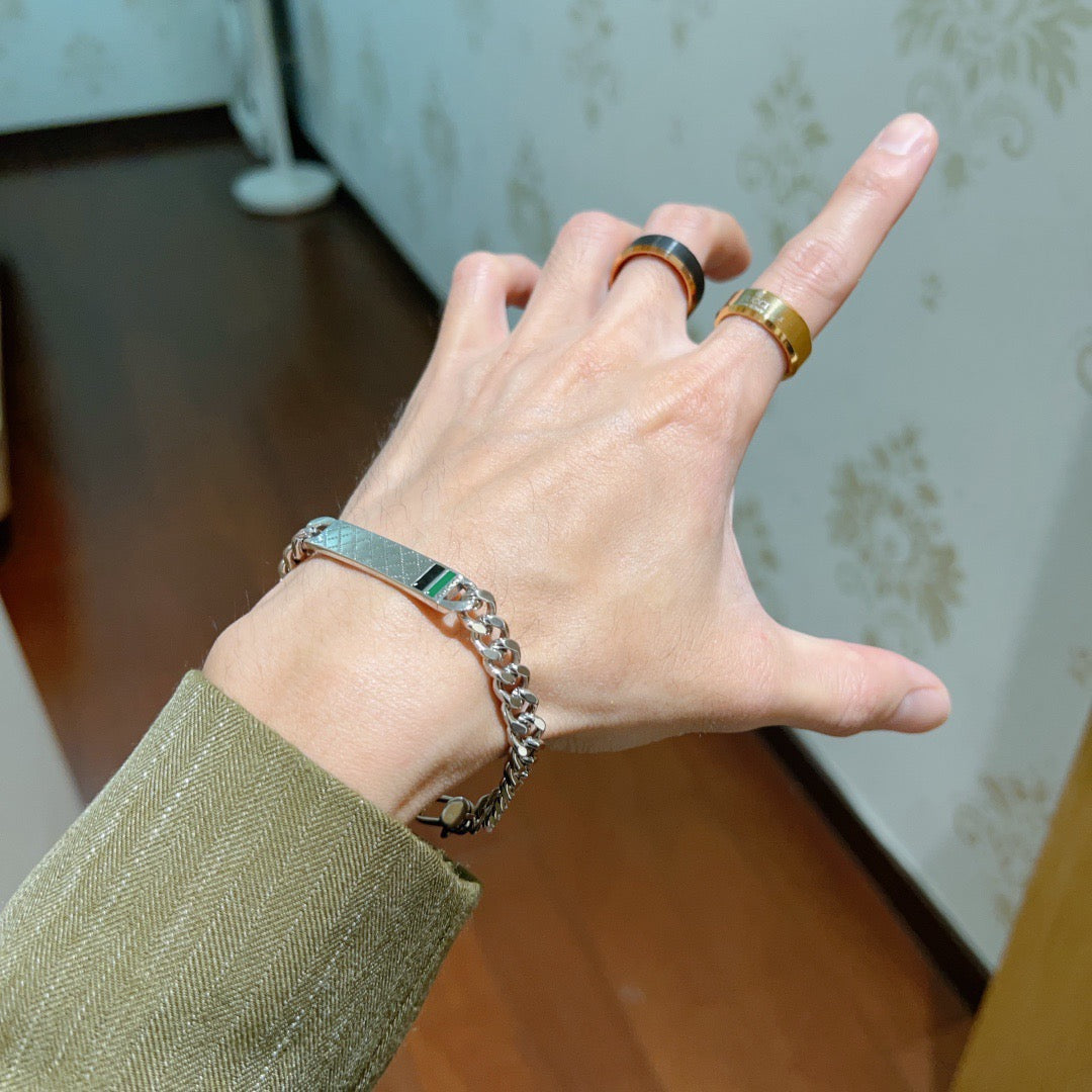 Floral Bracelet in Polished Metal-Tone – Design 022 detail view
