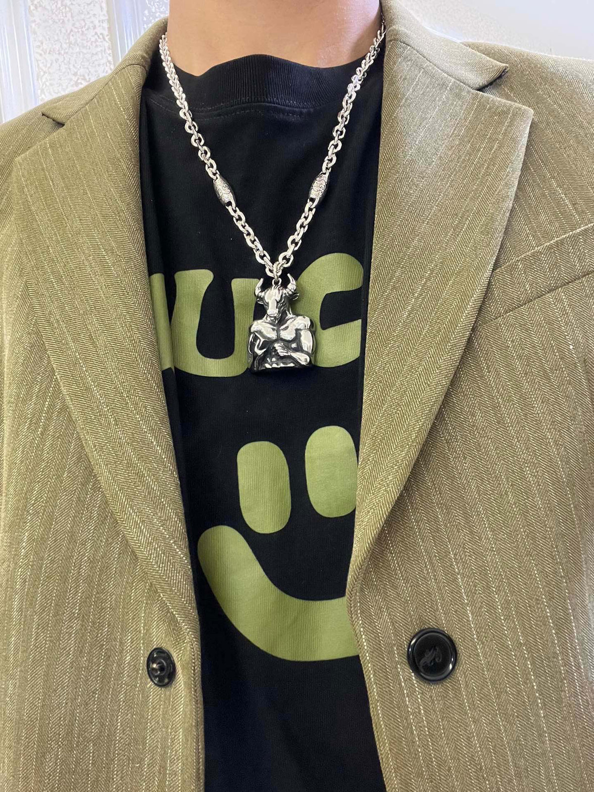 Double-G Emblem Pendant Necklace in Polished Metal-Tone – Vintage Detail – Design 076 main product view