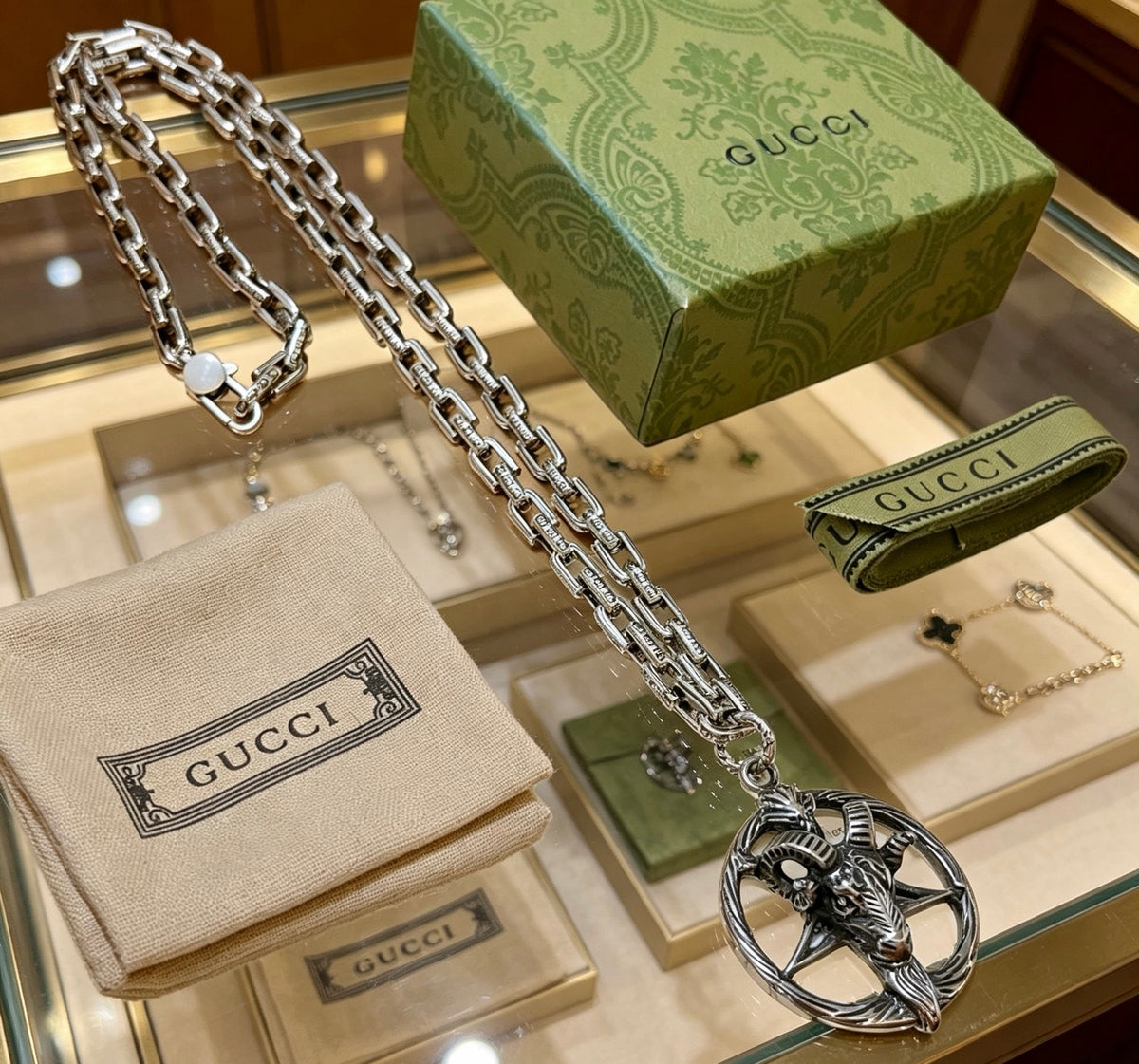 Double-G Emblem Pendant Necklace in Silver-Tone – Vintage Detail – Design 056 detail view