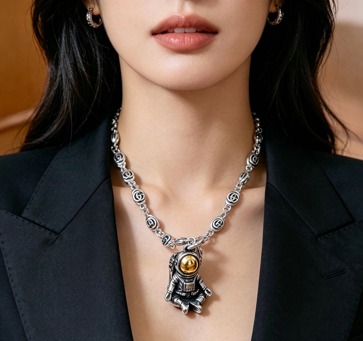 Double-G Emblem Pendant Necklace in Polished Metal-Tone – Vintage Detail – Design 075 detail view