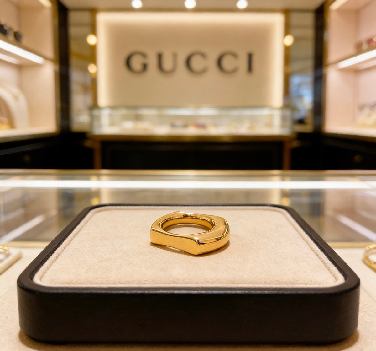 Double-G Emblem Statement Ring in Polished Metal-Tone – Design 013 side detail