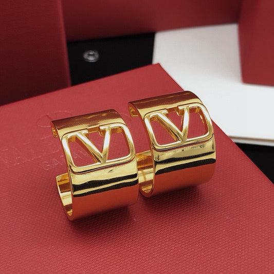 Round Statement Earrings in Gold-Tone – Design 01 main product view