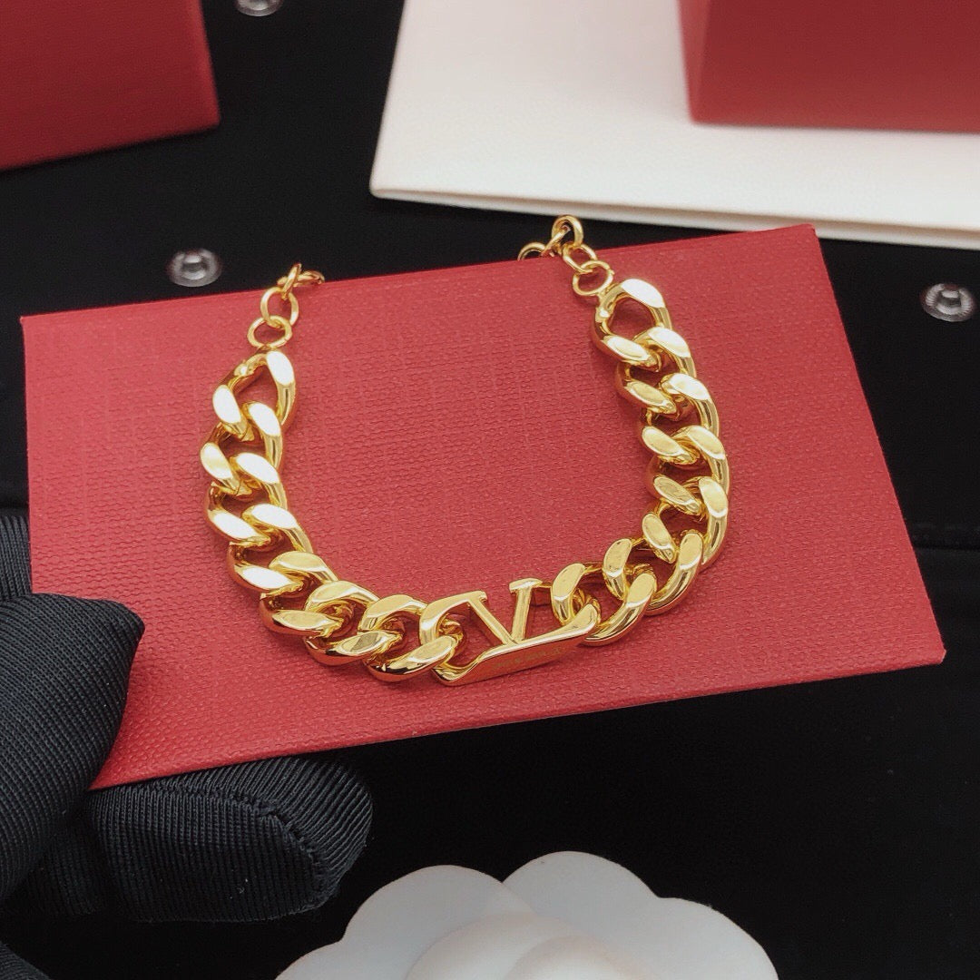 V Emblem Bracelet in Gold-Tone – Design 03 front view
