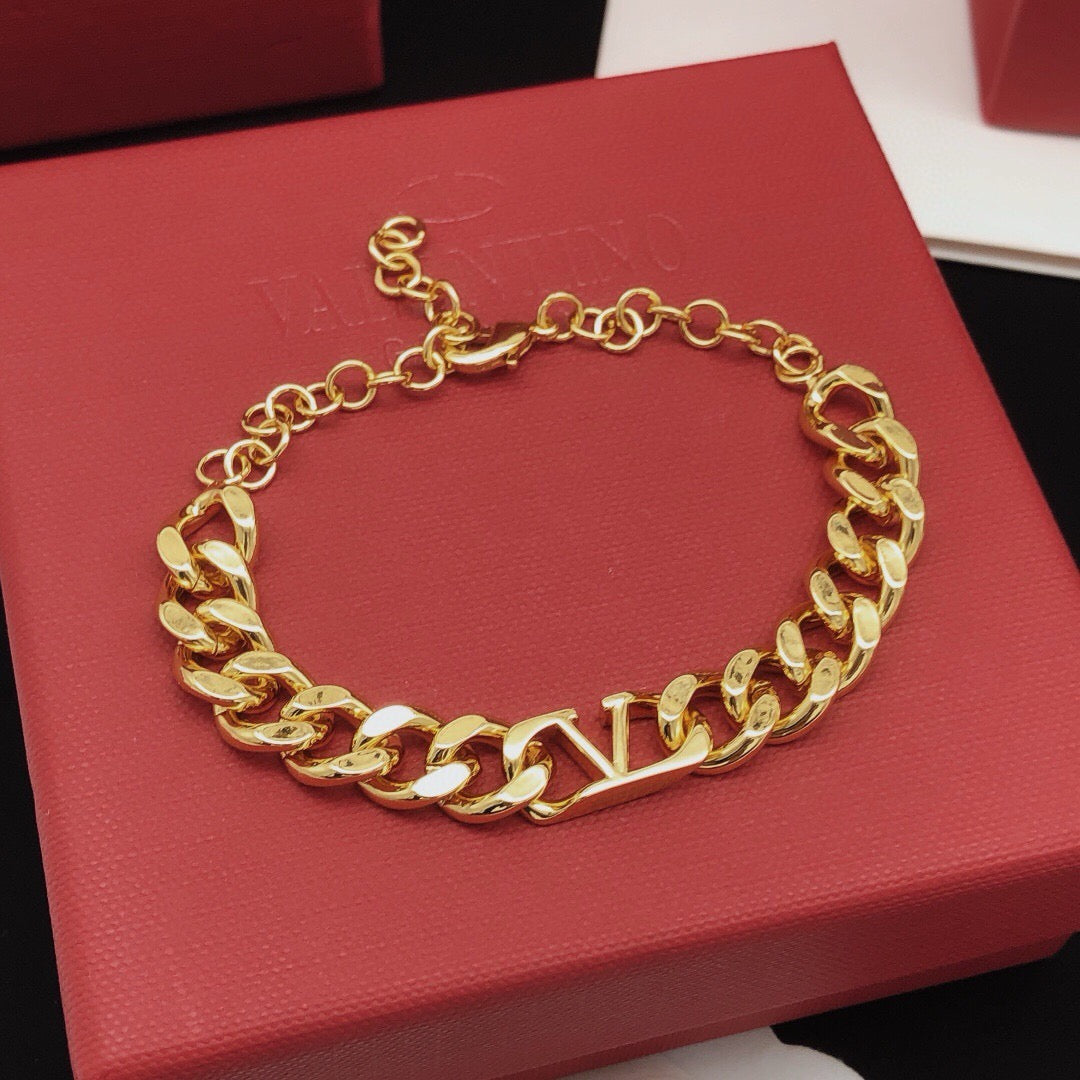 V Emblem Bracelet in Gold-Tone – Design 01 main product view