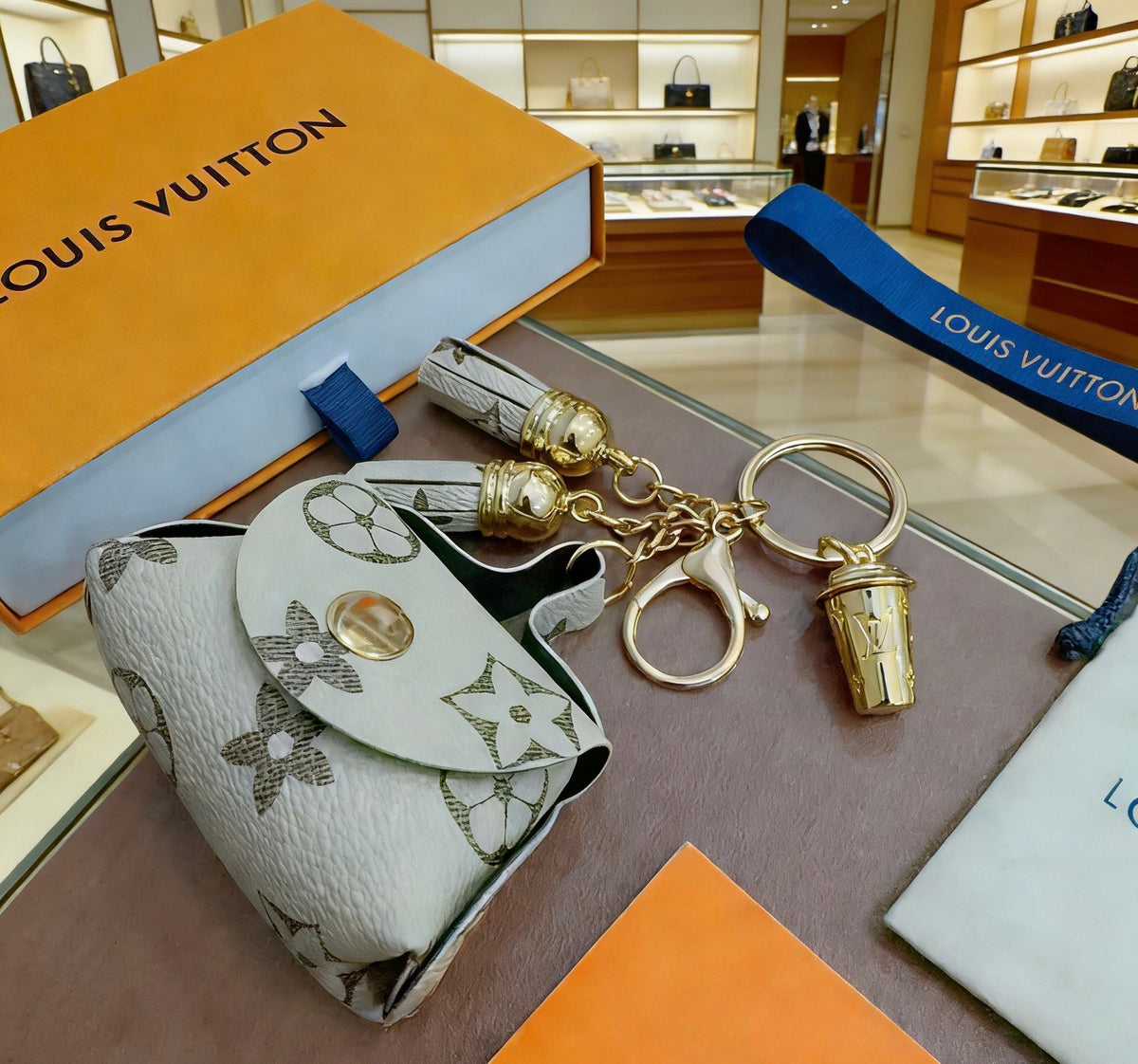 Bag Motif Keychain – Bag Detail – Design 135 styled product view