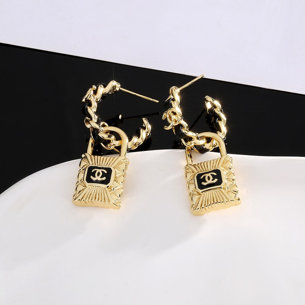 Double-C Emblem Stud Earrings in Gold-Tone – Design 045 detail view