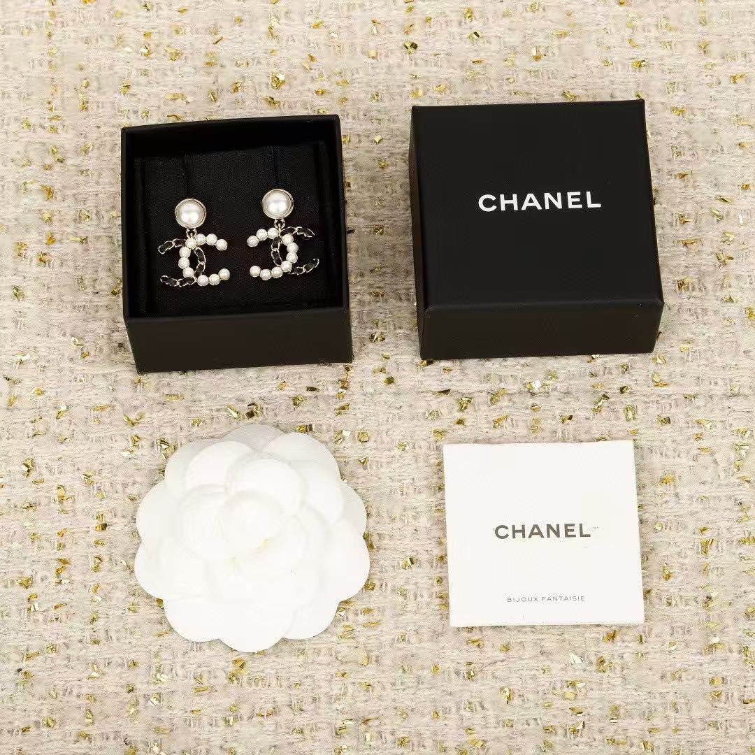 Signature Emblem Crystal-Accent Stud Earrings – Red Detail – Design 008 detail view