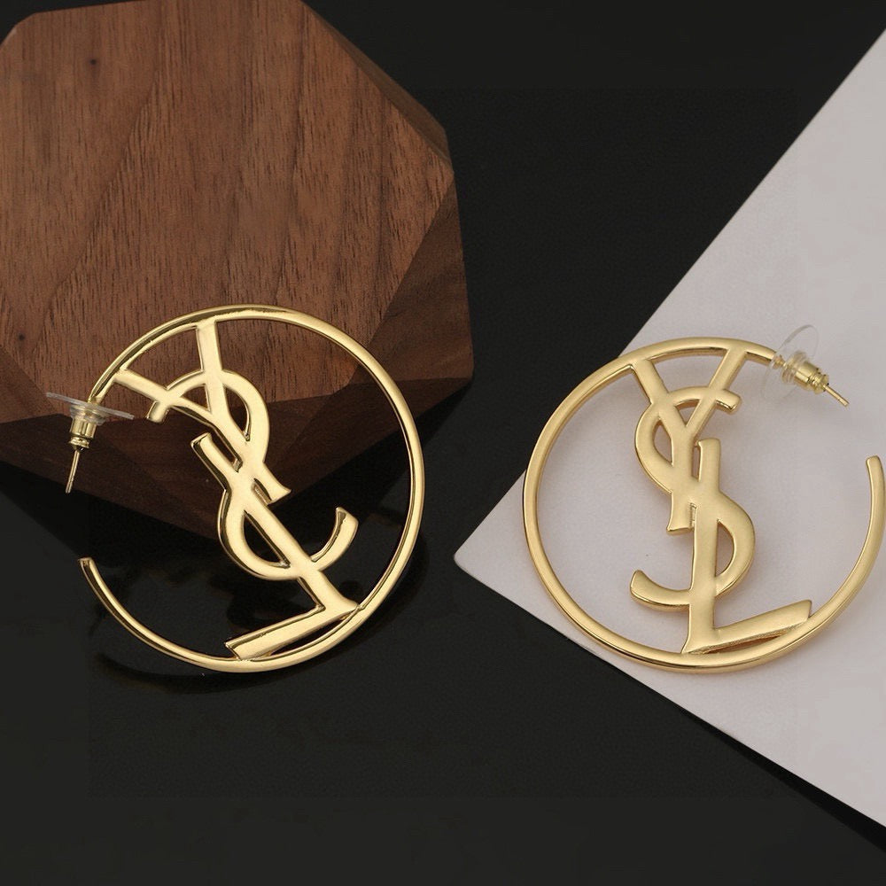 Geometric Emblem Brooch in Gold-Tone – Design 002 side detail