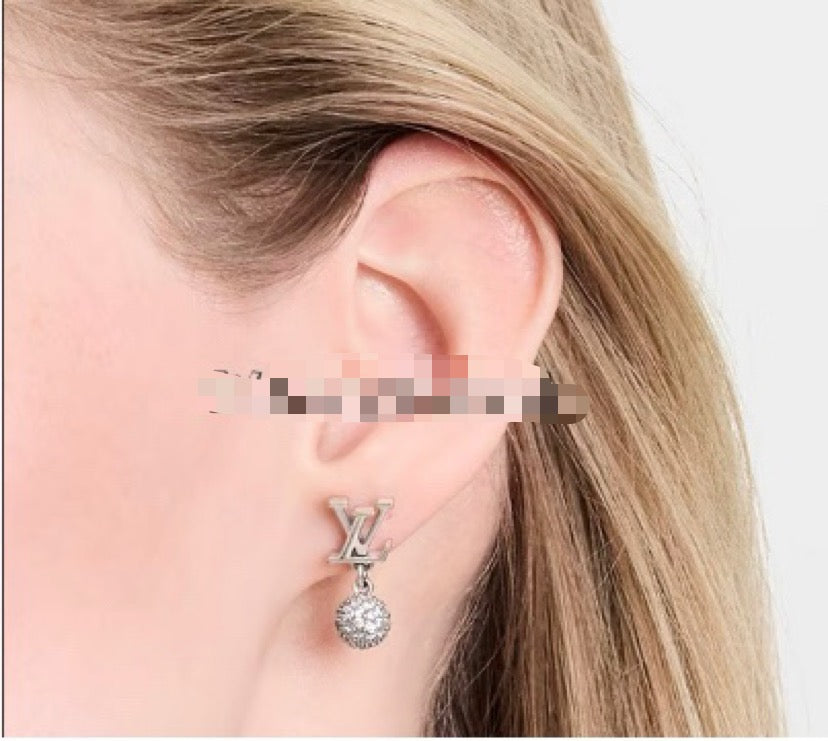 Letter Emblem Stud Earrings in Polished Metal-Tone – Design 009 side detail