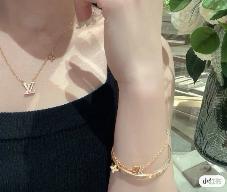 Letter Emblem Bracelet in Polished Metal-Tone – Design 045 detail view