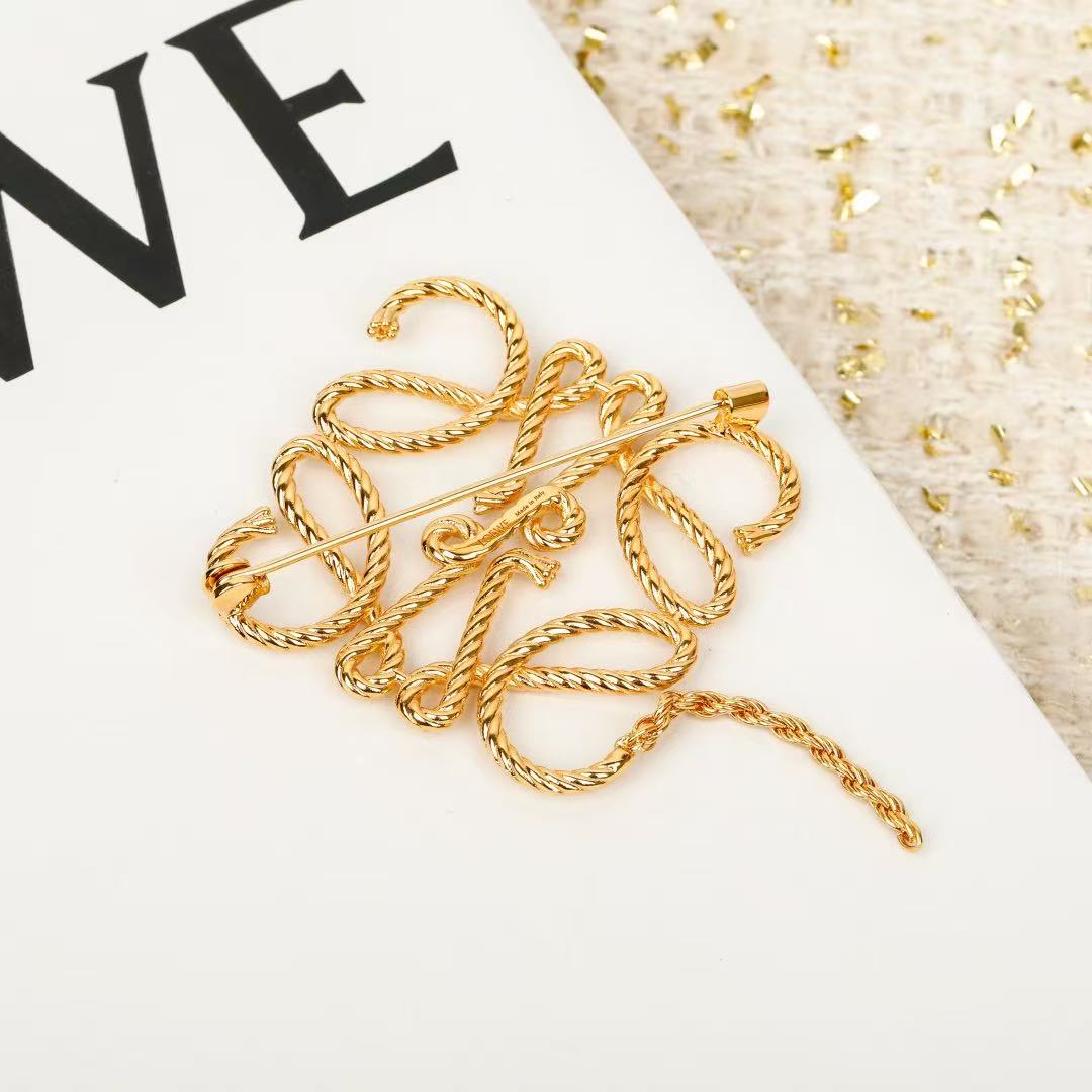 Signature Emblem Brooch in Polished Metal-Tone – Design 058 main product view