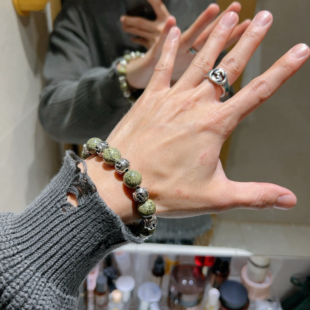 Double-G Emblem Bracelet in Polished Metal-Tone – Design 018 detail view