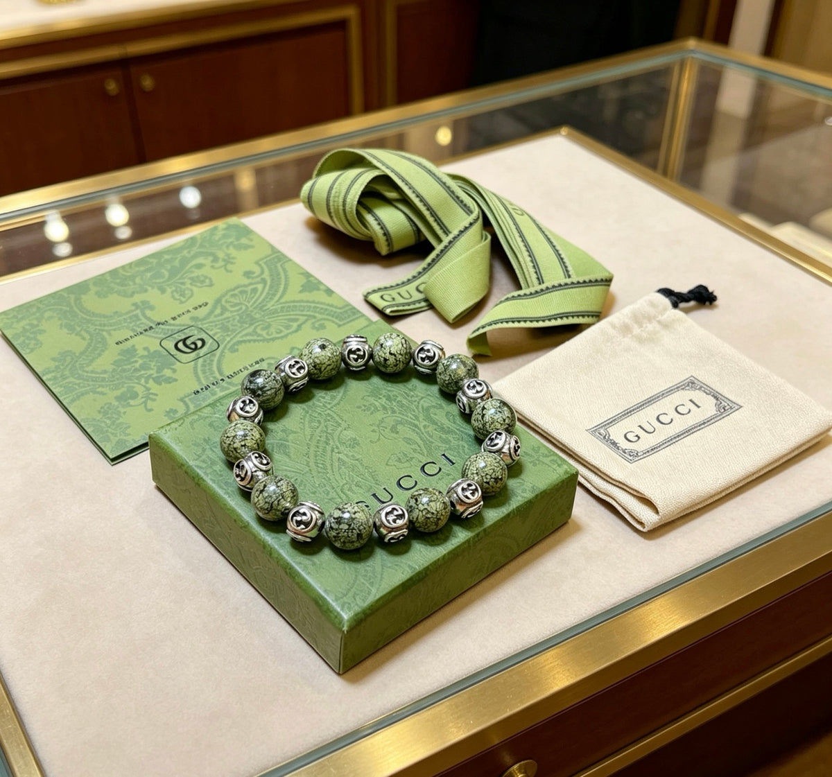 Double-G Emblem Bracelet in Polished Metal-Tone – Design 018 close-up detail