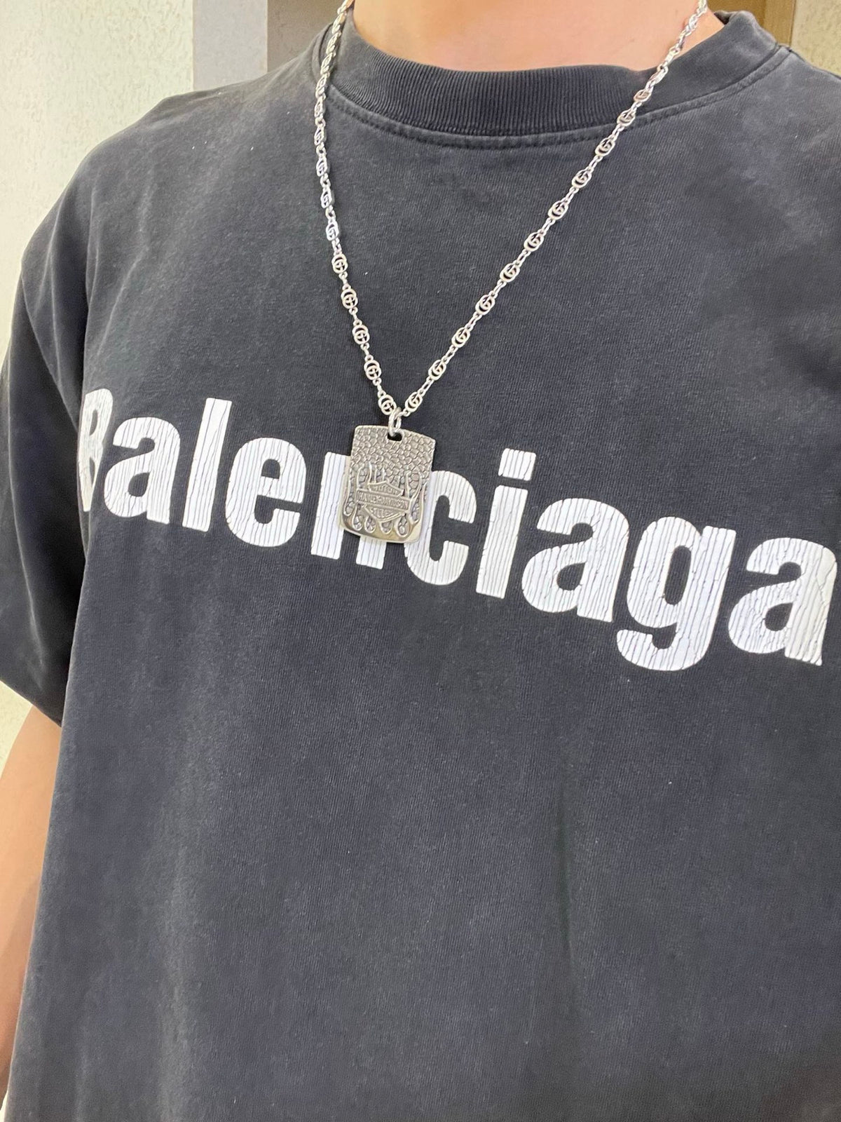 Double-G Emblem Pendant Necklace in Polished Metal-Tone – Design 154 detail view
