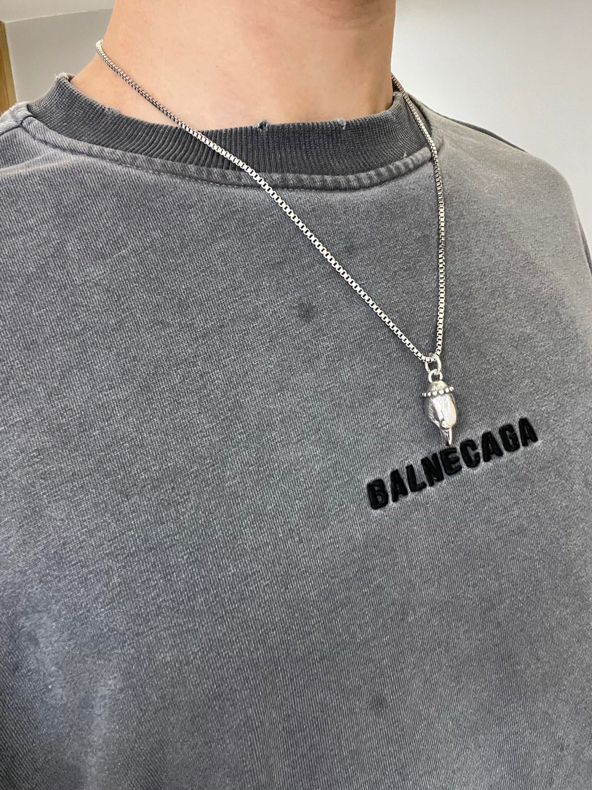 Double-G Emblem Pendant Necklace in Silver-Tone – Vintage Detail – Design 043 main product view