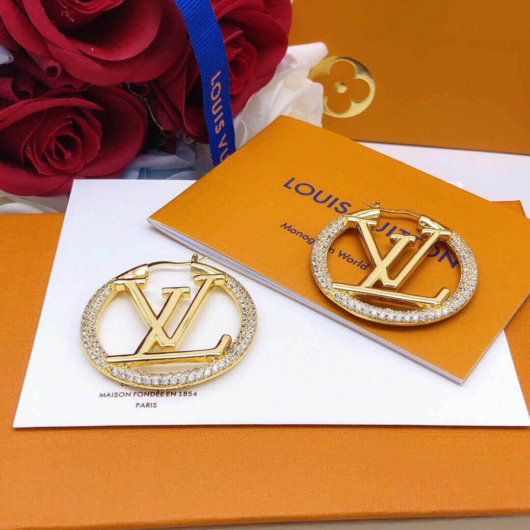 Round Statement Earrings in Silver-Tone – Silver Detail – Design 002 close-up detail