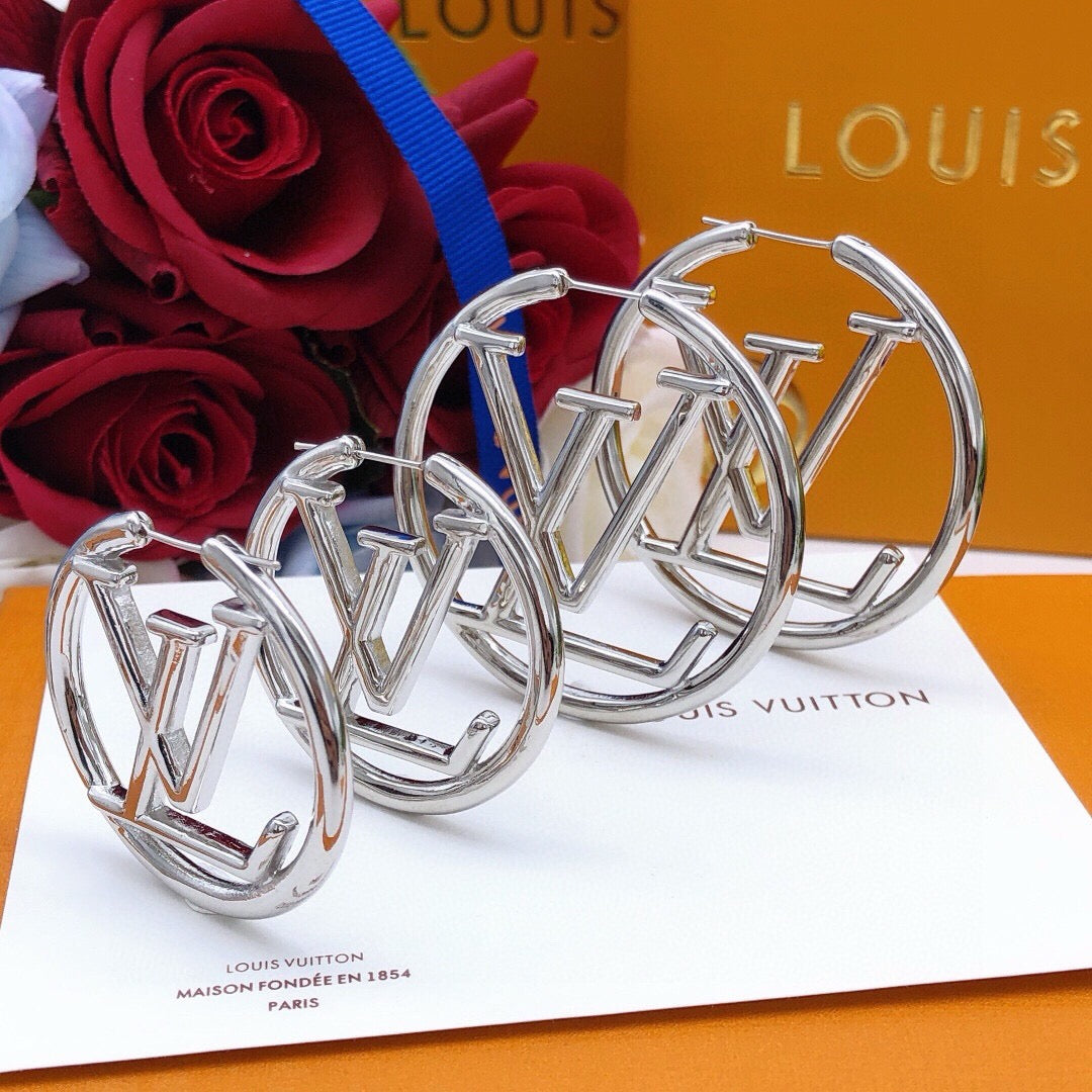 Round Statement Earrings in Gold-Tone – Design 006 detail view