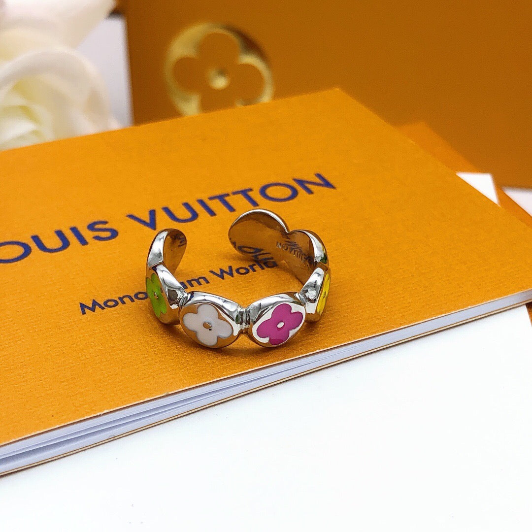 Geometric Emblem Statement Ring in Gold-Tone – Design 006 detail view