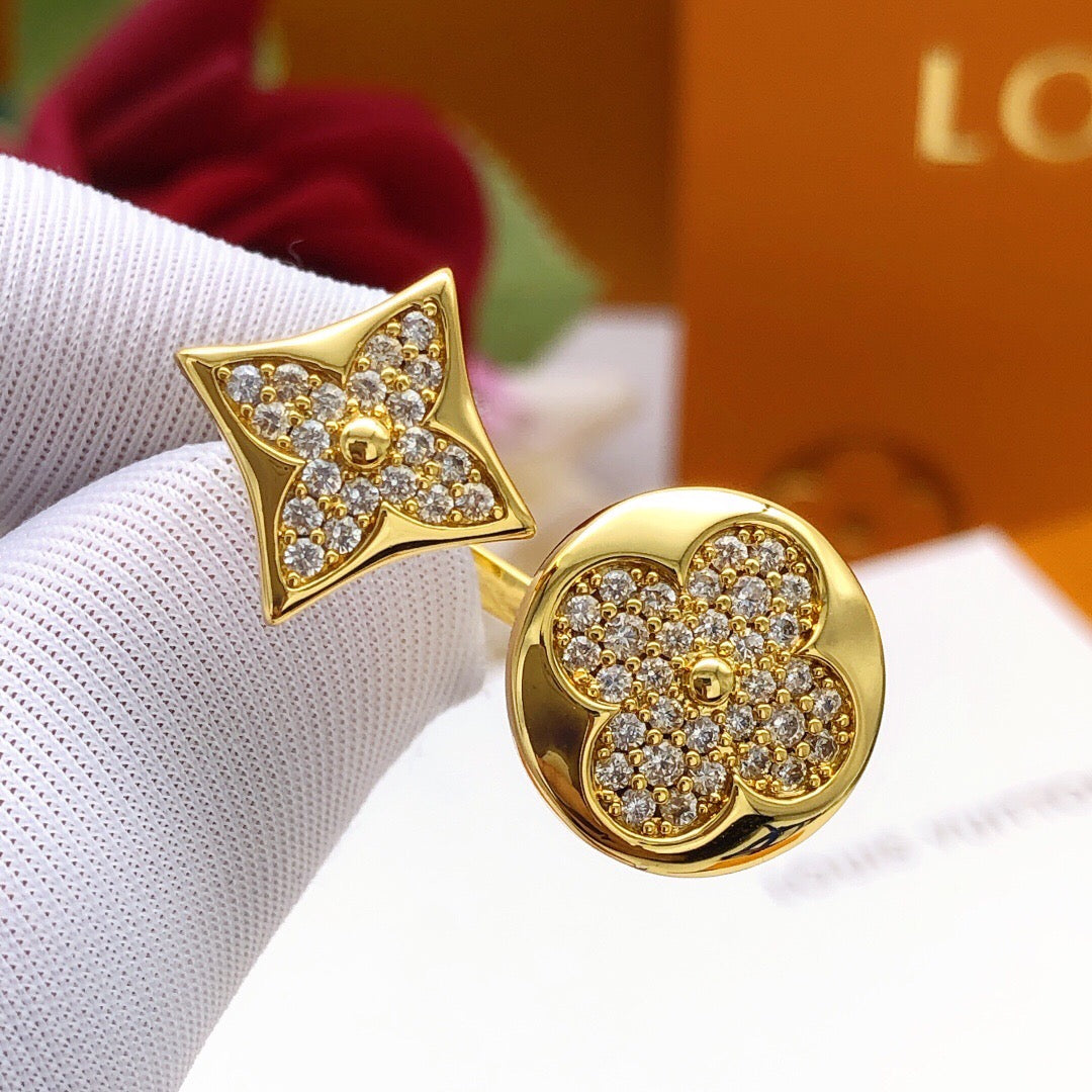 Geometric Emblem Statement Ring in Gold-Tone – Design 004 main product view
