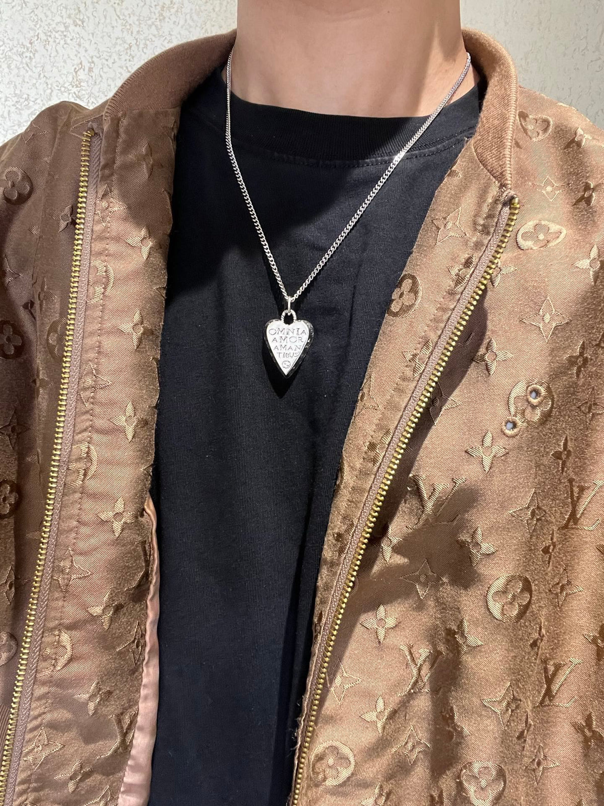 Double-G Emblem Pendant Necklace in Polished Metal-Tone – Design 111 detail view