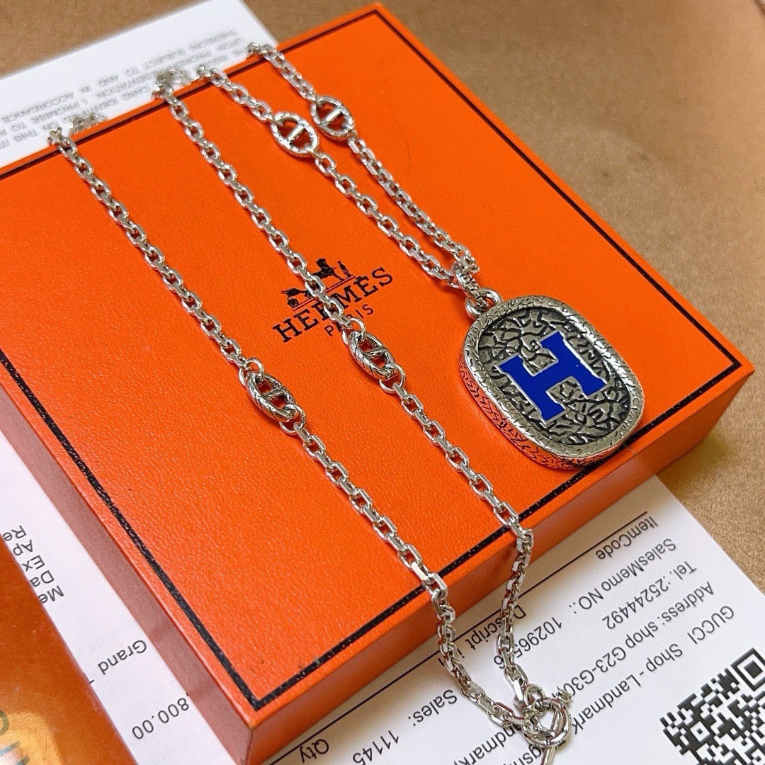 Toggle Pendant Necklace in Polished Metal-Tone – Toggle Detail – Design 018 front product view