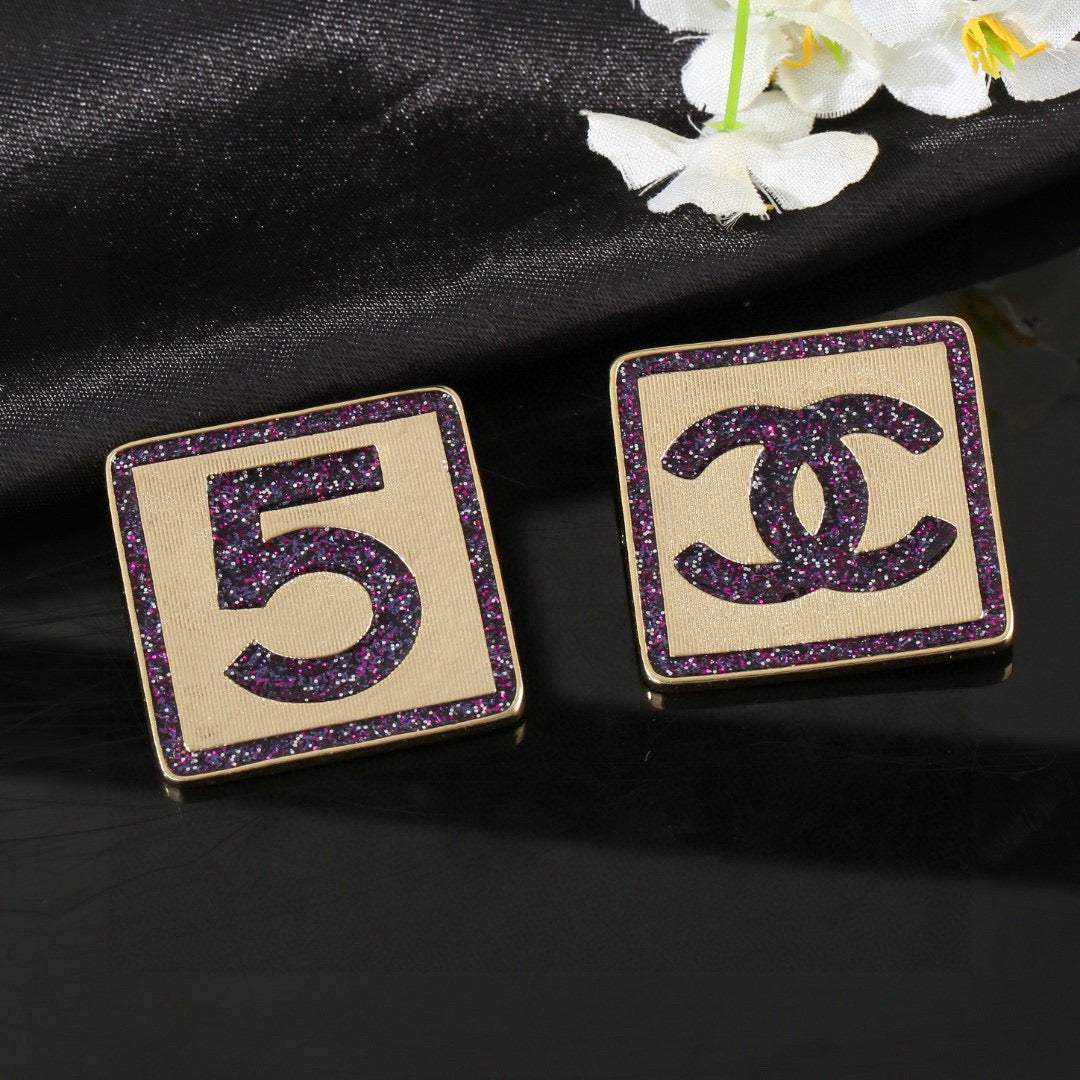 Signature Emblem Brooch in Polished Metal-Tone – Design 018 main product view