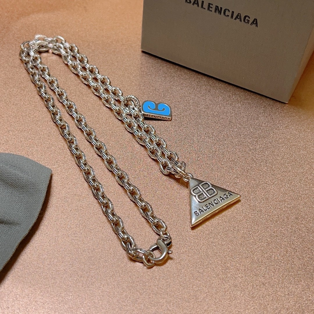 Geometric Emblem Pendant Necklace in Polished Metal-Tone – Vintage Detail – Design 043 side detail