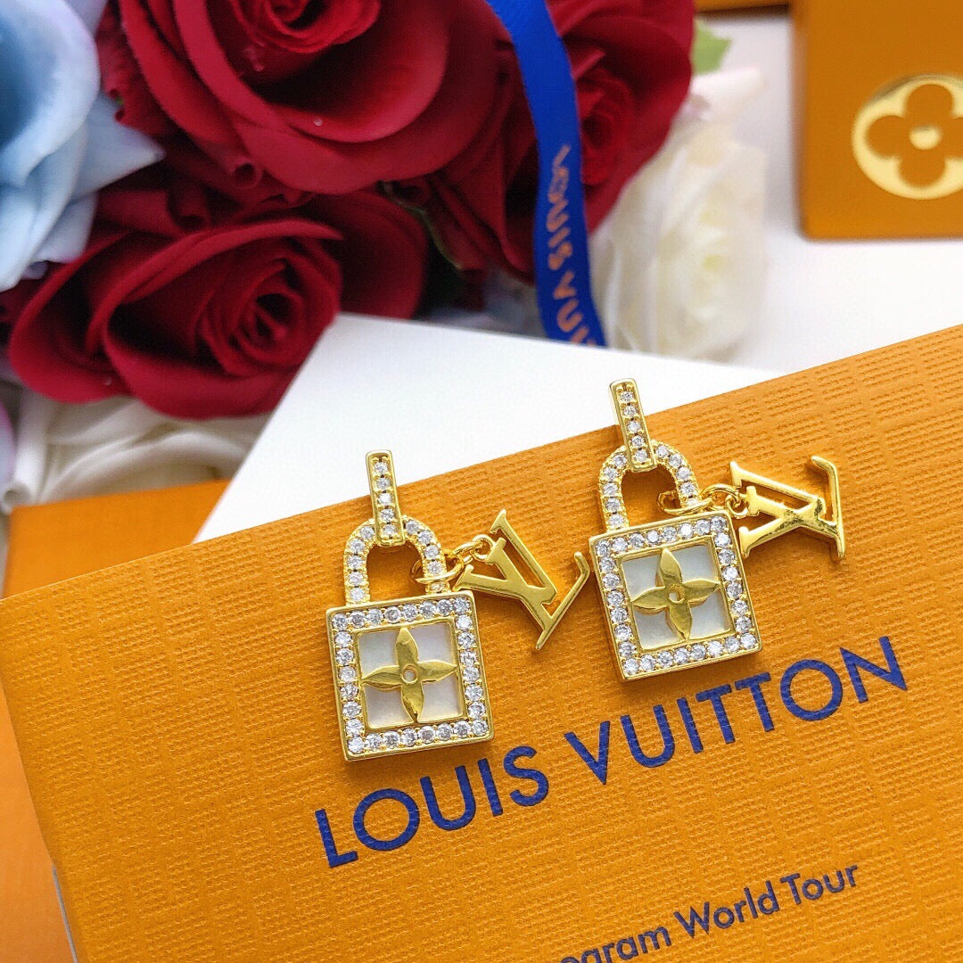 Lock Fashion Accessory front product view