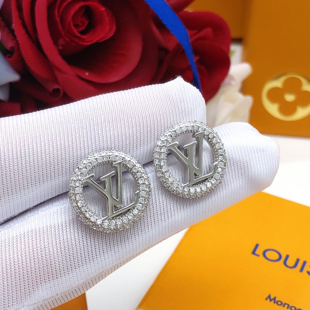 Round Stud Earrings in Silver-Tone – Silver Detail – Design 004 side detail