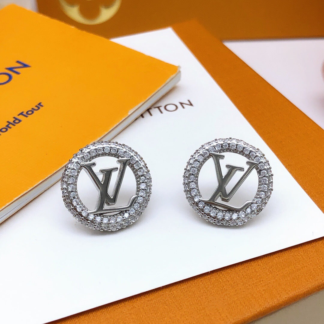 Round Stud Earrings in Silver-Tone – Silver Detail – Design 004 close-up detail