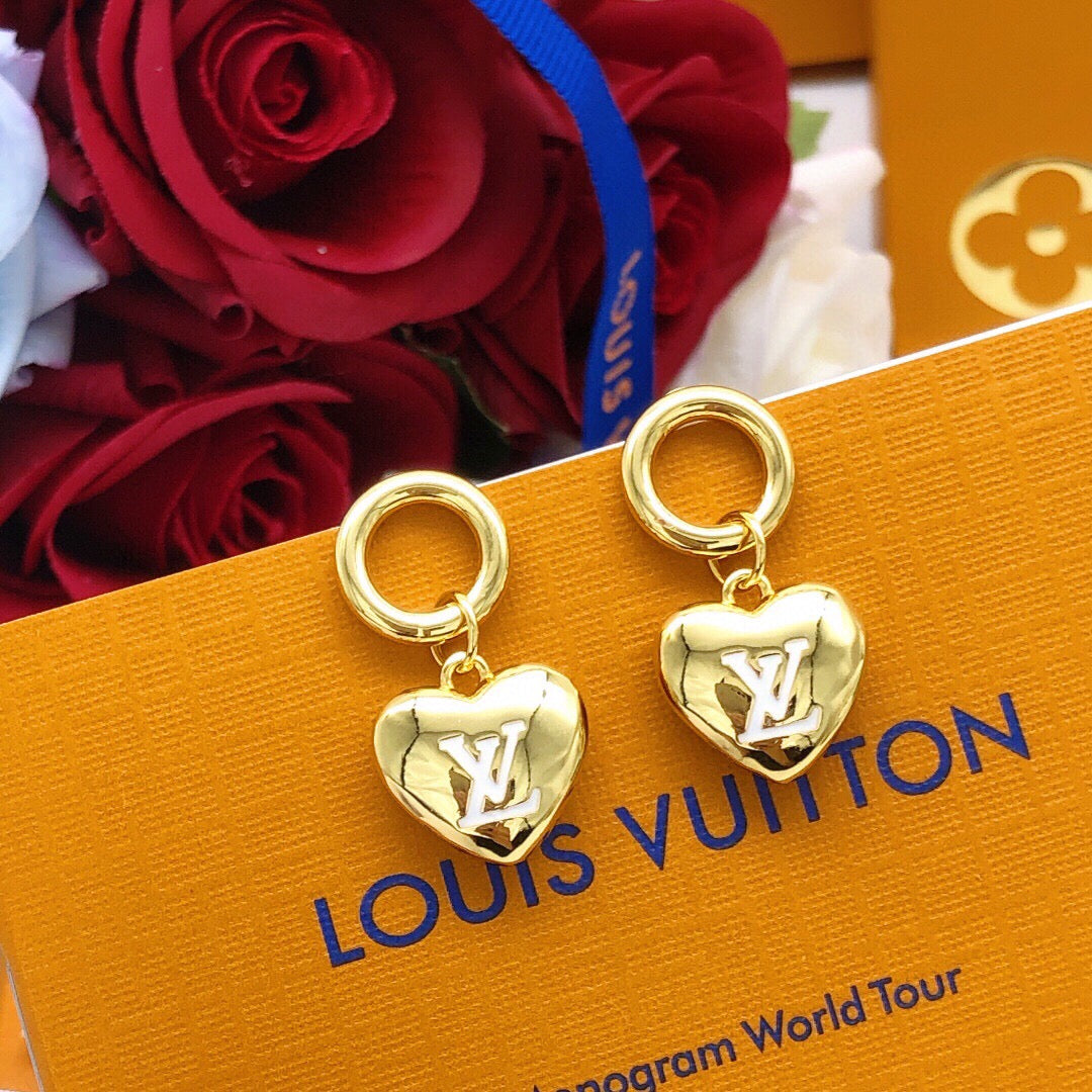 Heart Fashion Accessory side detail