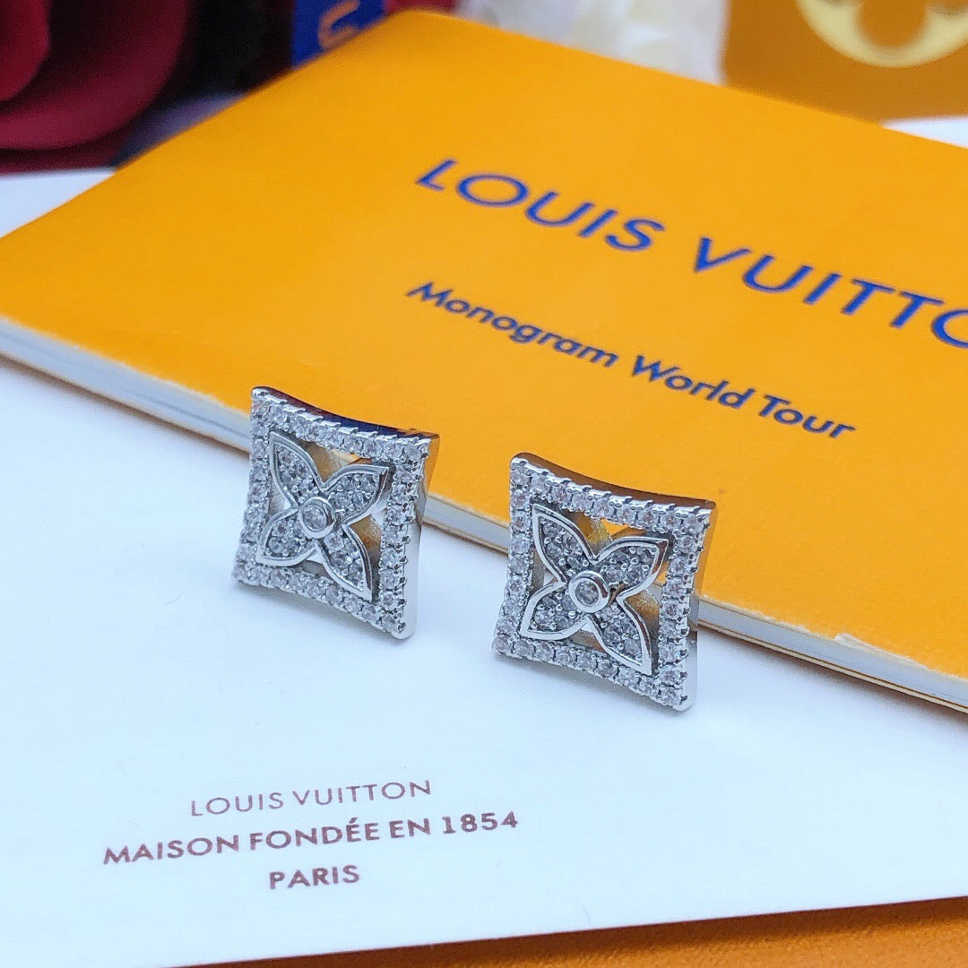 Geometric Emblem Stud Earrings in Silver-Tone – Silver Detail – Design 007 close-up detail