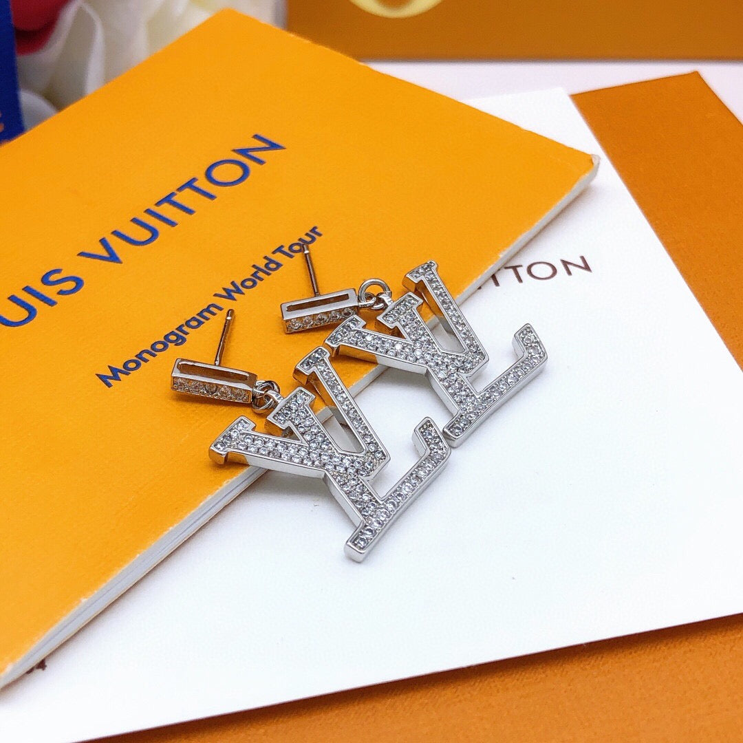 Geometric Emblem Pendant in Silver-Tone – Silver Detail detail view