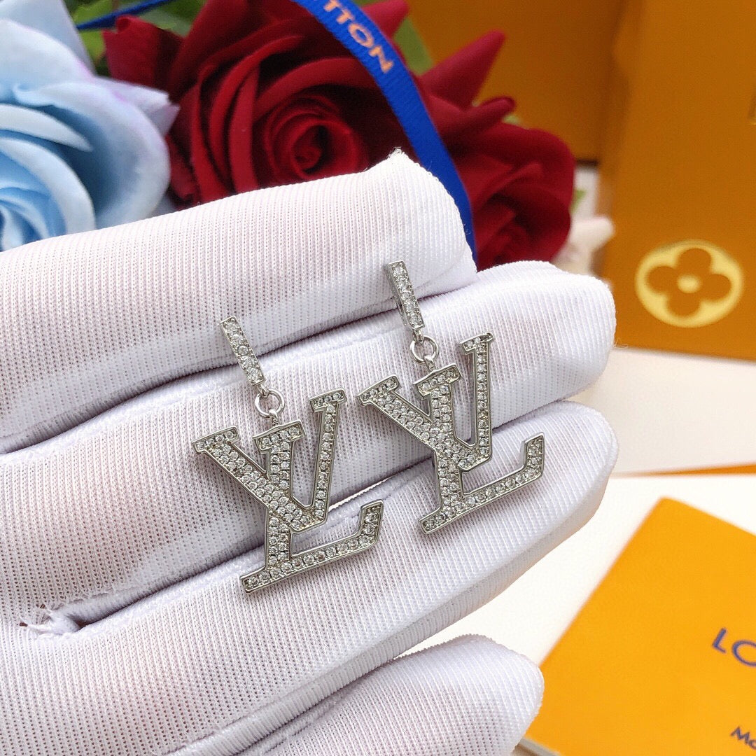 Geometric Emblem Pendant in Silver-Tone – Silver Detail close-up detail