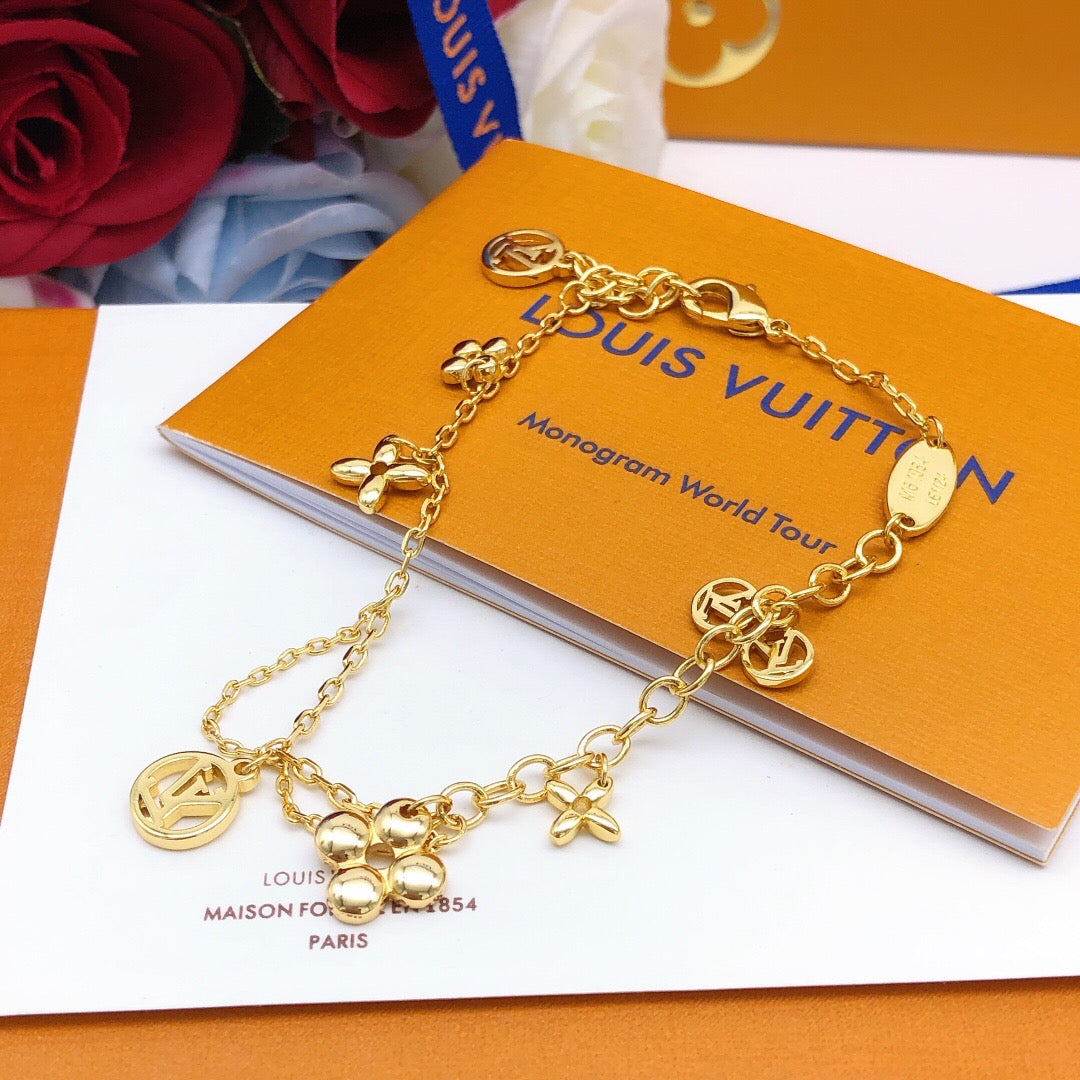 Floral Bracelet in Gold-Tone – Design 008 side detail