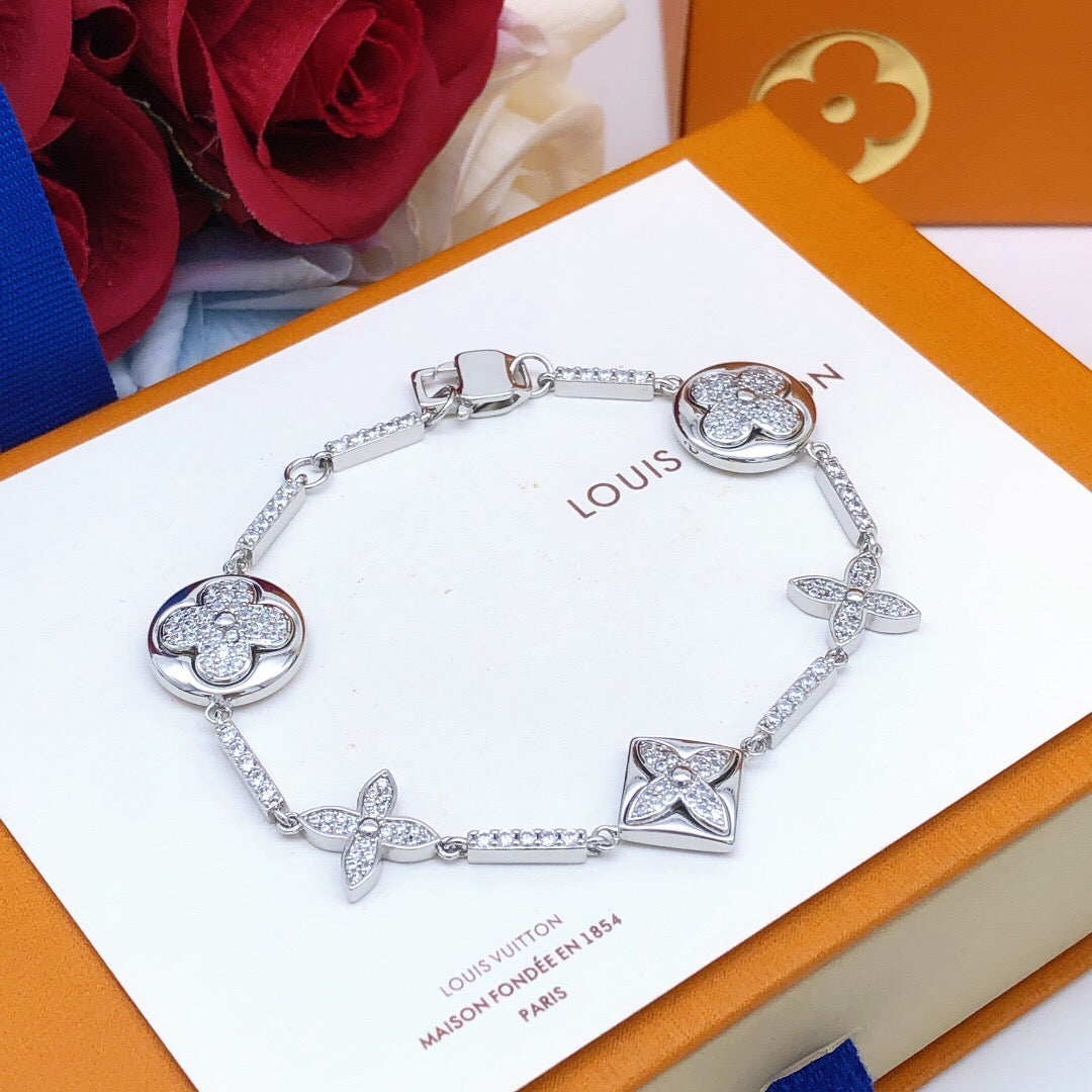 Geometric Emblem Bracelet in Silver-Tone – Silver Detail – Design 016 main product view
