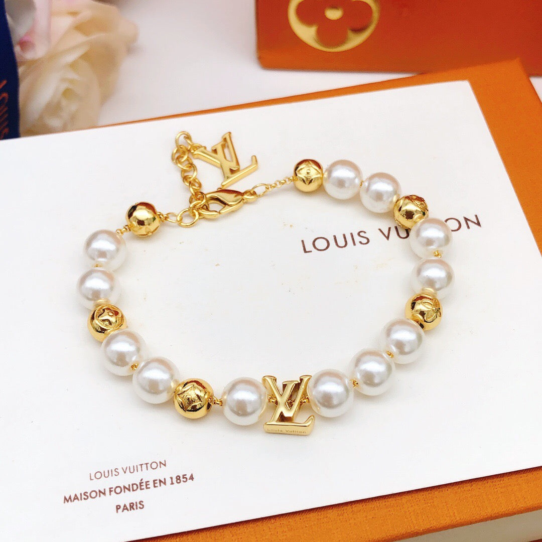 Geometric Emblem Bracelet in Gold-Tone – Pearl Detail – Design 003 detail view