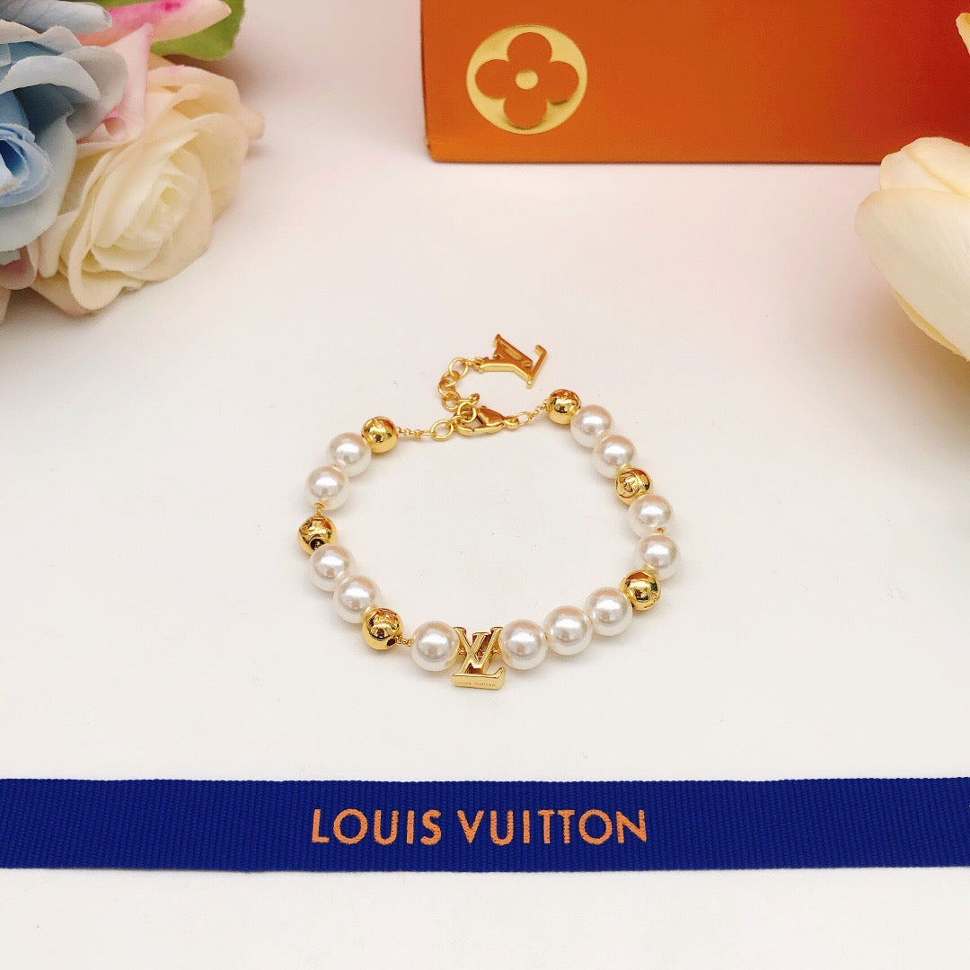 Geometric Emblem Bracelet in Gold-Tone – Pearl Detail – Design 003 side detail