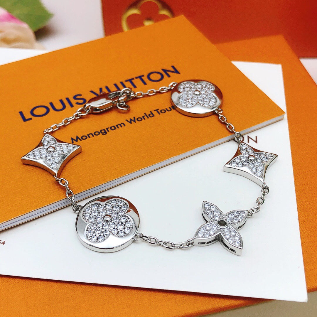 Geometric Emblem Bracelet in Silver-Tone – Silver Detail – Design 015 main product view