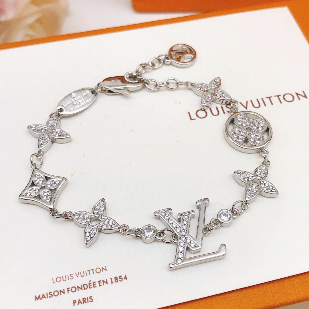 Geometric Emblem Bracelet in Silver-Tone – Silver Detail – Design 014 side detail