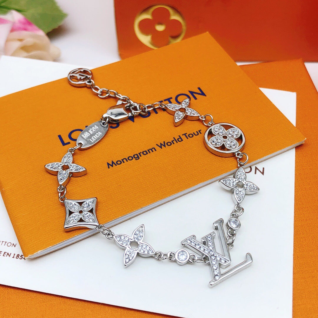 Geometric Emblem Bracelet in Silver-Tone – Silver Detail – Design 014 detail view