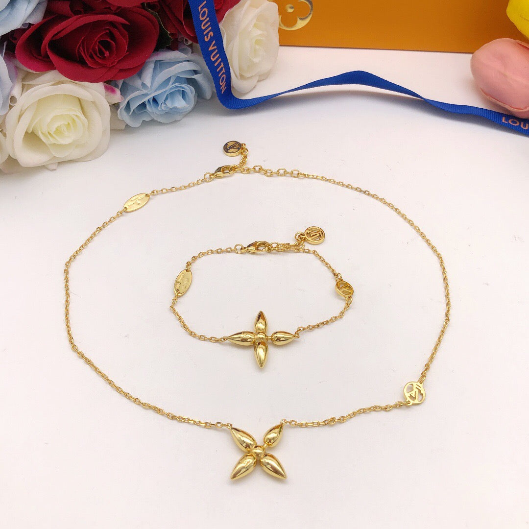 Geometric Emblem Bracelet in Gold-Tone – Design 030 main product view