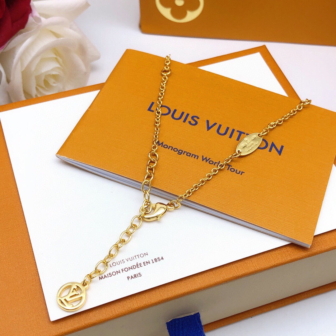 Geometric Emblem Pendant Necklace in Gold-Tone – Design 035 side detail